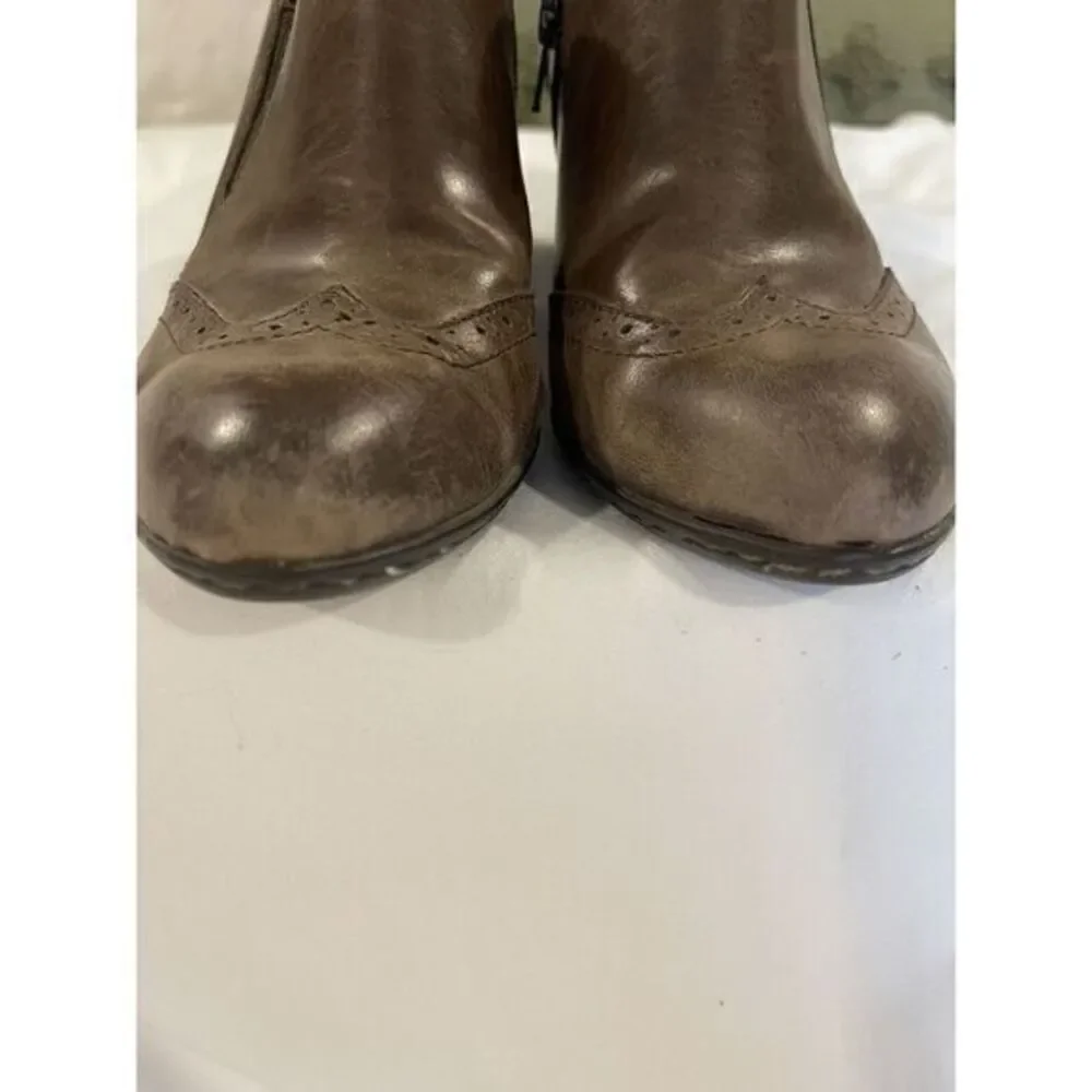 Born Women's Booties Sz 7.5 Brown Leather Wingtip Western Stacked Heel Pumps Zip